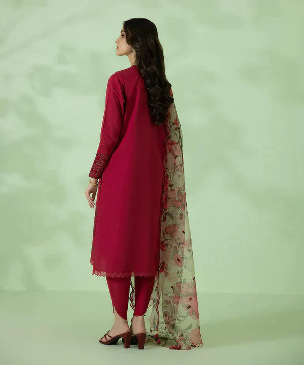 Sapphire Embroidered Lawn 3 Piece Suit D/751