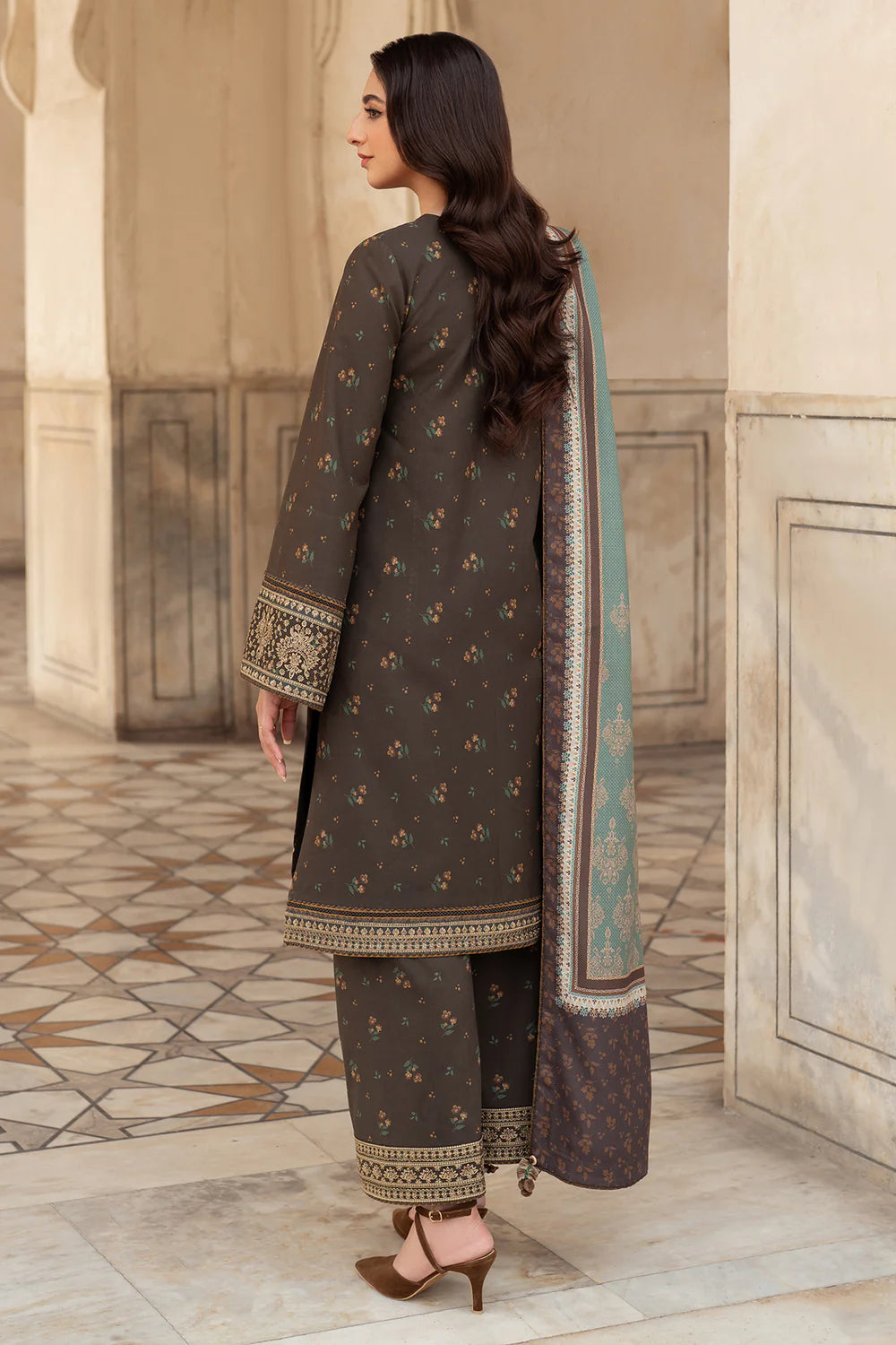 jazmin Embroidered lawn Three Piece D-30