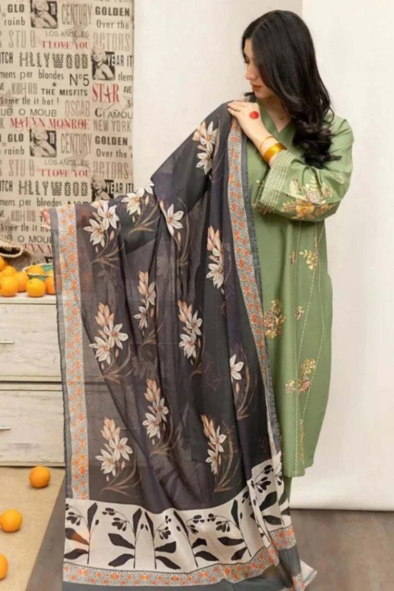 Urge Embroidered lawn Three Piece D/721