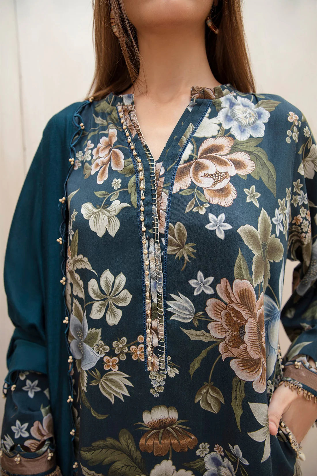 Baroque Printed Lawn 3 Piece Suit LAY0017 - D-793