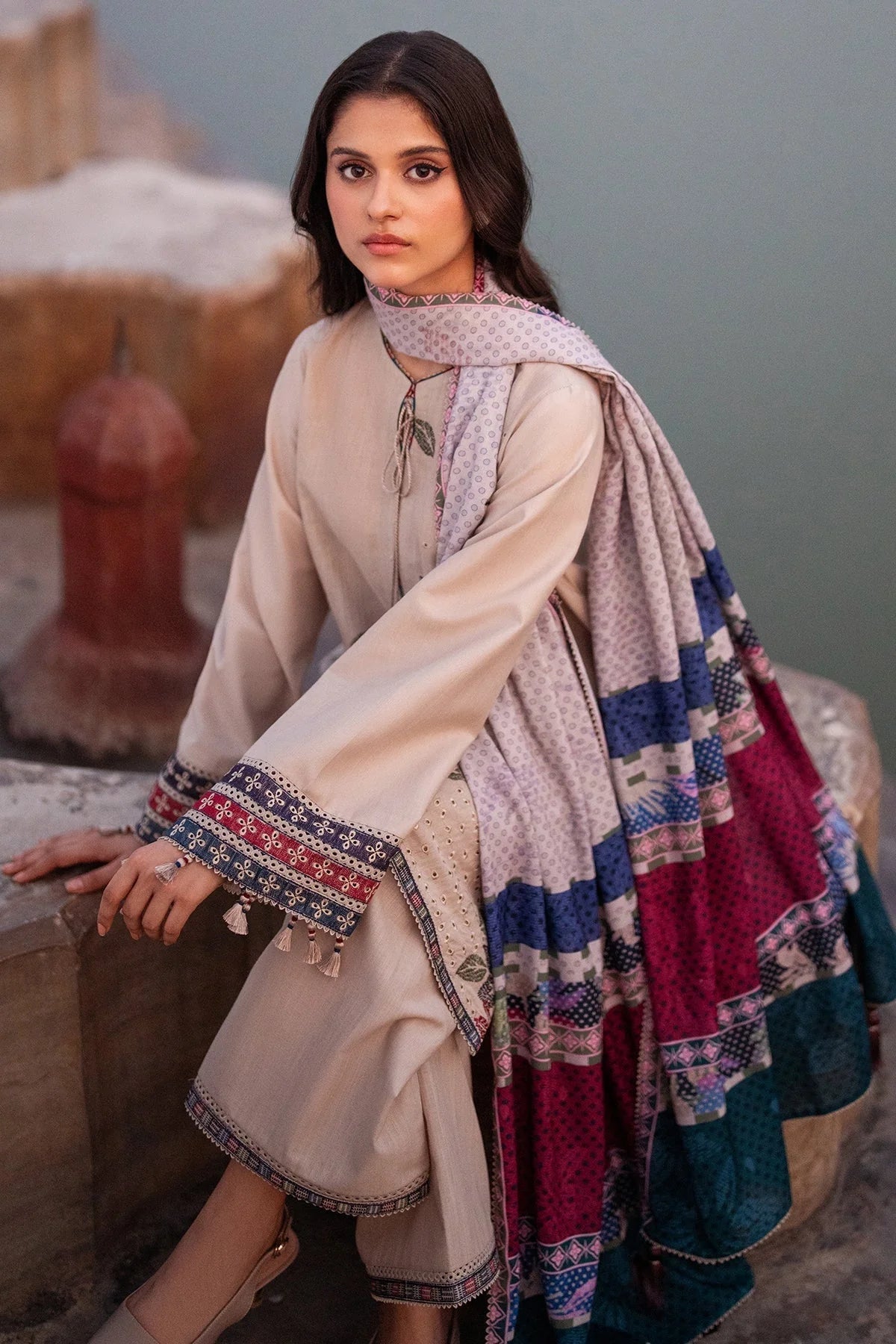 Jazmin Embroidered Lawn 3 Piece Suit JZ-850