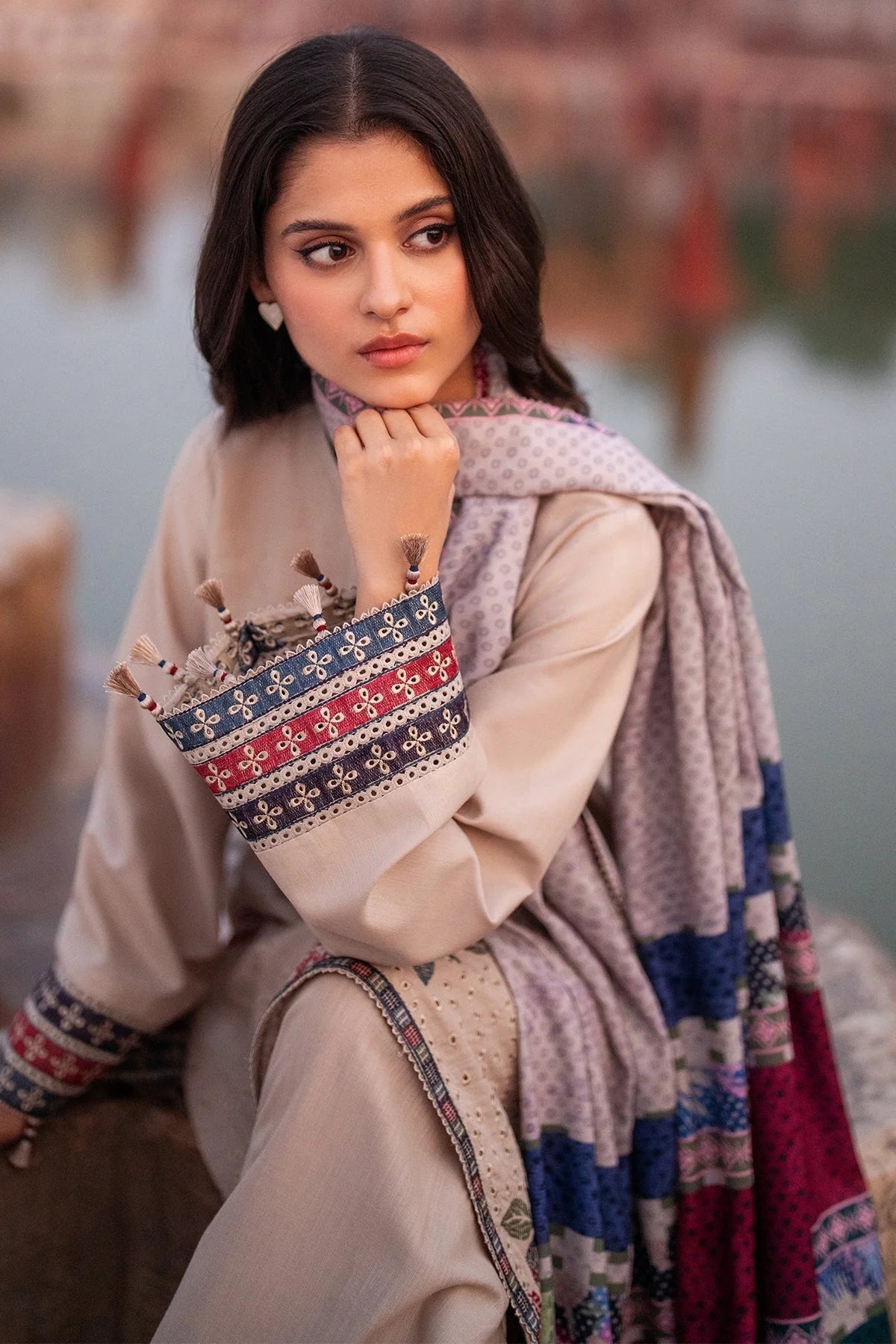 Jazmin Embroidered Lawn 3 Piece Suit JZ-850