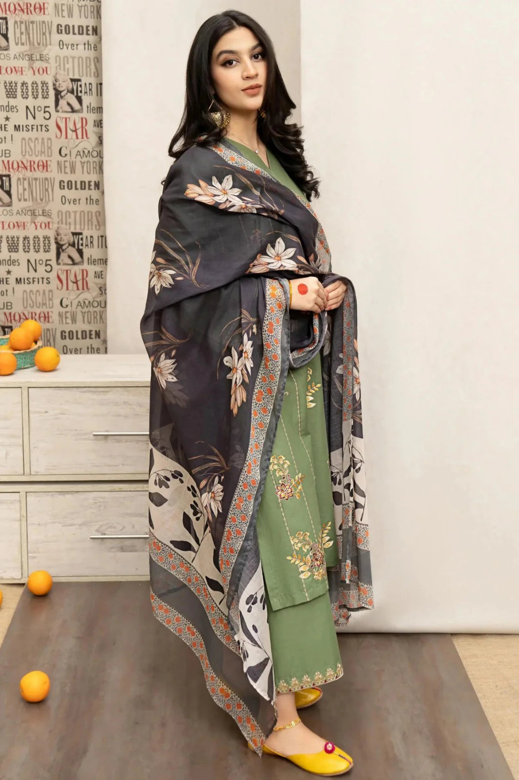 Urge Embroidered lawn Three Piece UR-721