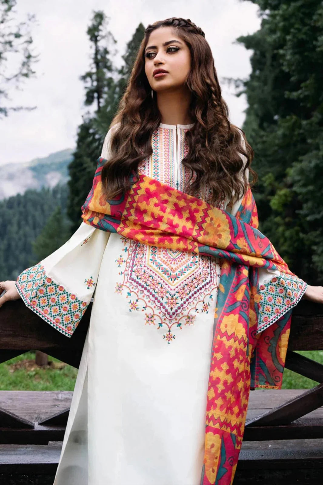 Sapphire Embroidered Lawn 3 Piece Suit D/56