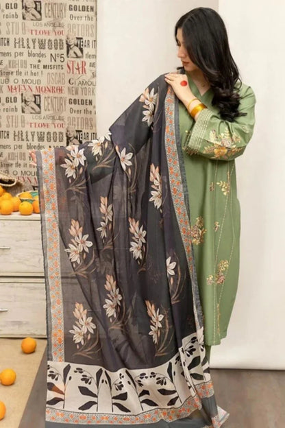 Urge Embroidered lawn Three Piece D/721