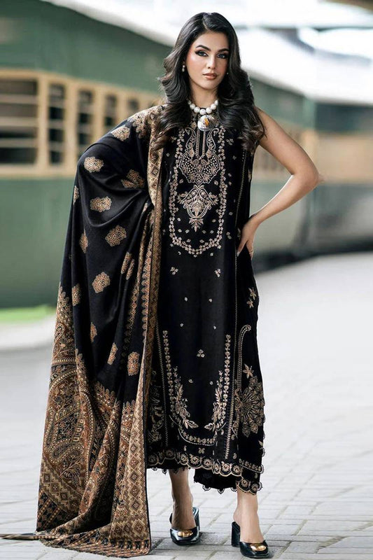 Izel Embroidered Three Piece Dhanak D-90