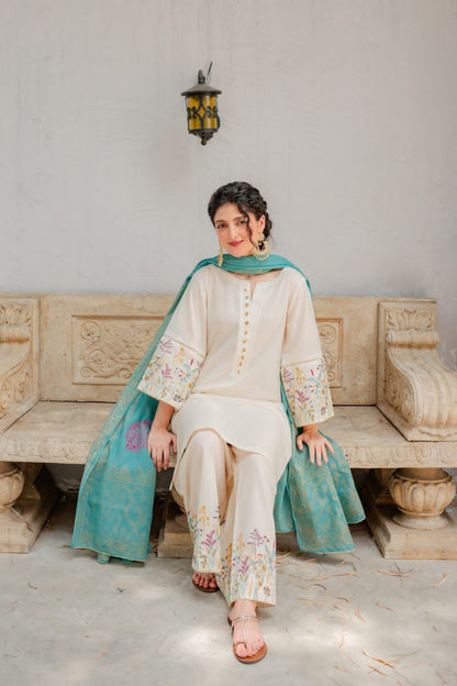 Embroidered Off White Lawn 3 Piece Suit D/882